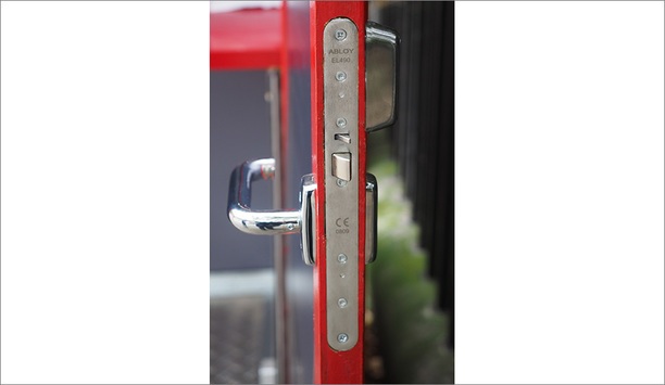 Abloy UK EL490 Electric Motor Lock Secures Up To 1,000 Pod Works Phone Box Workstations