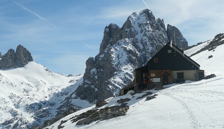 Dahua IP Camera Helps In Monitoring Weather Conditions For Mountain Refugio Collado Jermoso