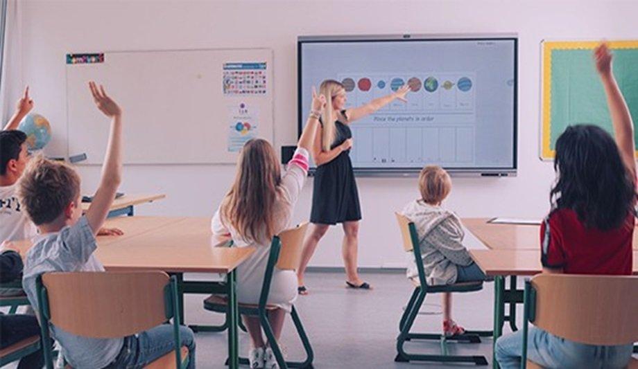 Dahua DeepHub Smart Interactive Whiteboard Empowers Learning At ISR International School On The Rhine