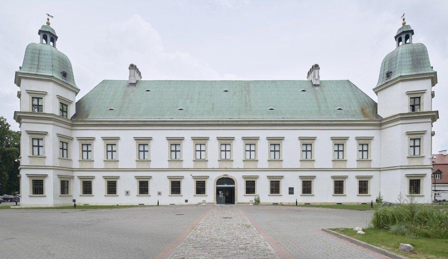 Hanwha Techwin Provides Wisenet WAVE Video Management System To Enhance Security At Ujazdowski Castle