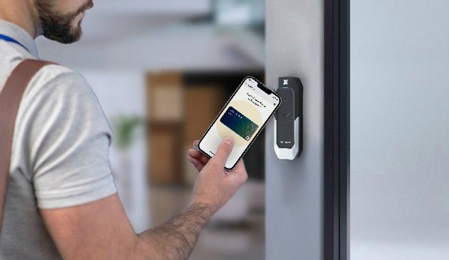 Invixium Announces The Launch Of IXM VERTU Access Control Reader Capable Of Reading RFID Cards