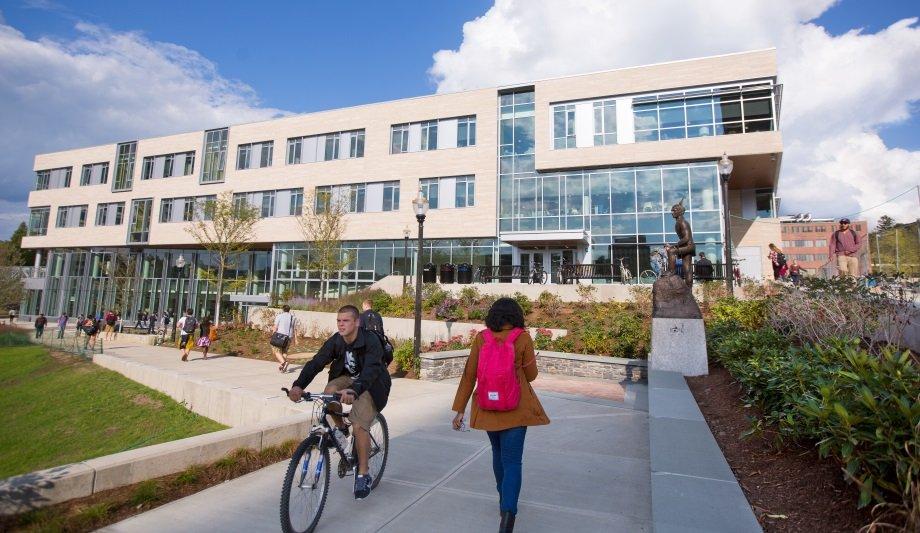 Salient Systems Provides CompleteView Video Management Platform To Enhance Campus Security For The University Of Massachusetts