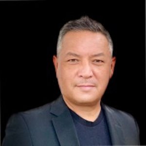 Raymond Lee